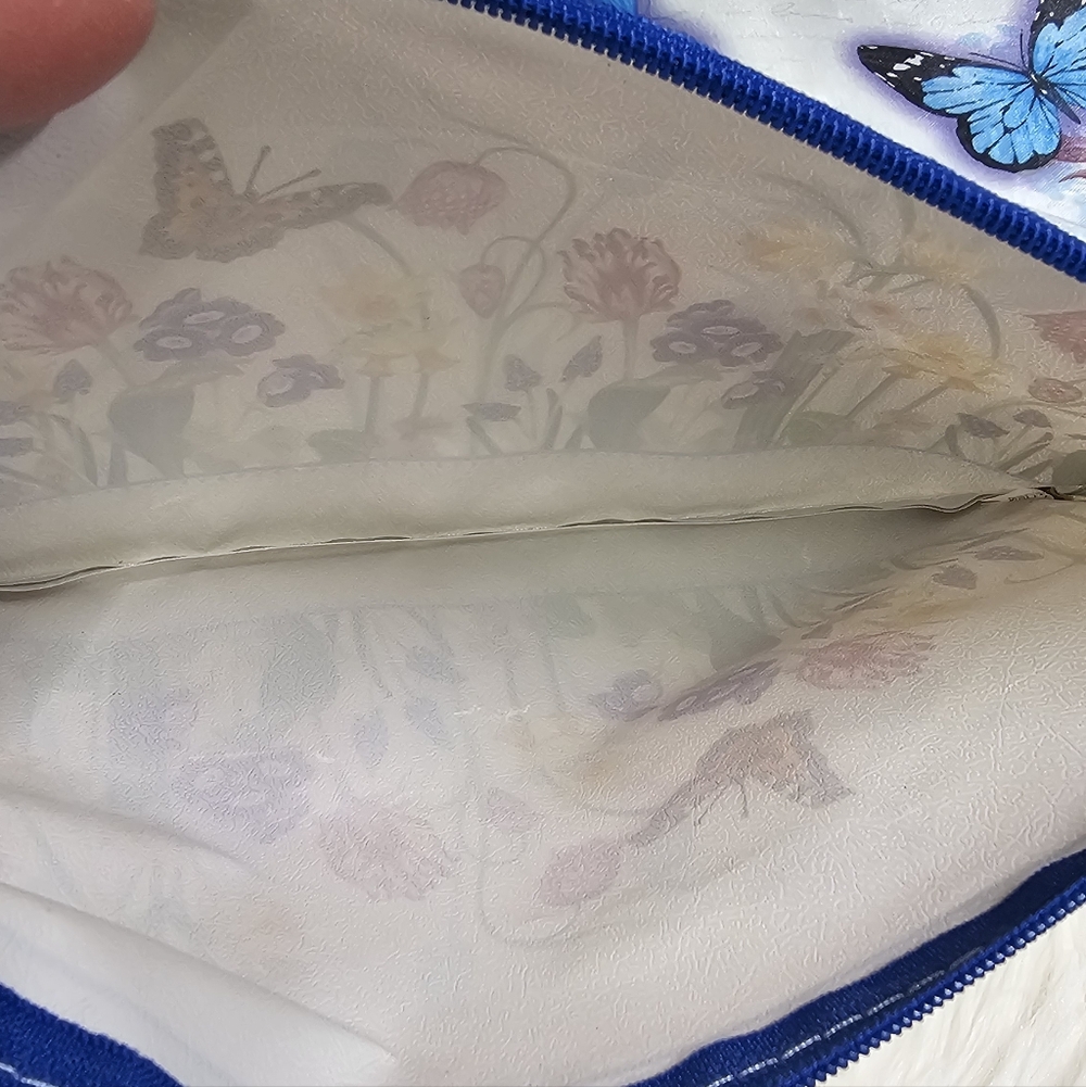 Floral and Butterfly Print Zipper Wristlet Pouches Set Of Two NWOT - Picture 3 of 3